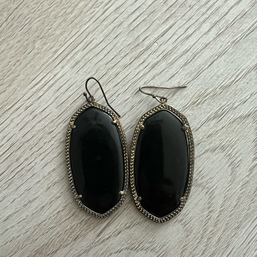 Danielle black Kendra Scott earrings